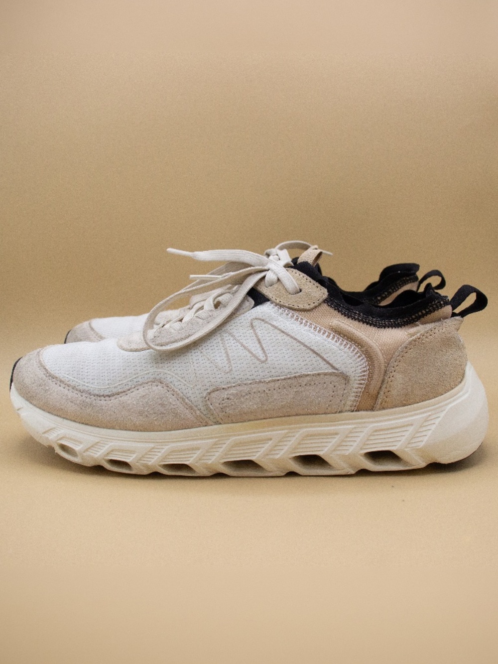 VIONIC Nimble Light Beige Walking Shoes Women's Size 9.5